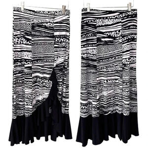 Cloth & Needle Creation by Lynda 8 white/black tribal print‎ western style skirt